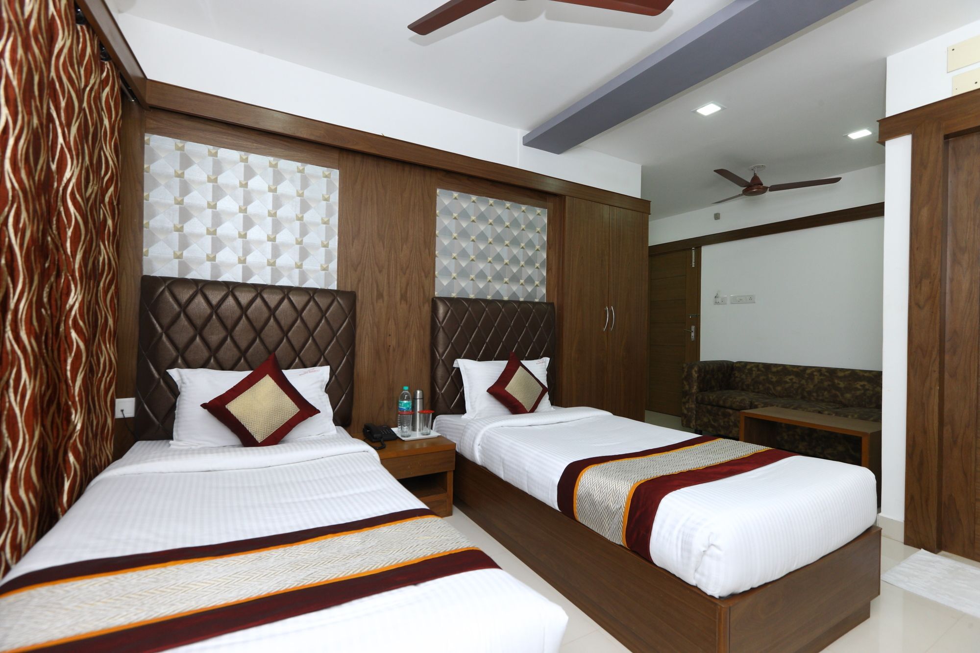 Oyo 6626 Khaleej Residency Otel Chennai Dış mekan fotoğraf